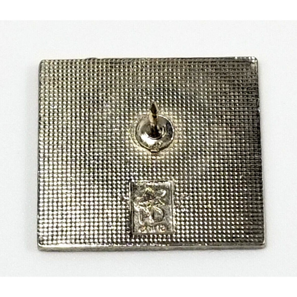 Vail Colorado Mountain Ski Resort Area Flowers Enamel Lapel Pin Skiing Souvenir - Picture 4 of 4